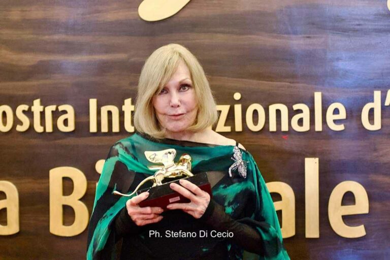 Venezia 82, a Kim Novak il Leone d’Oro alla carriera
