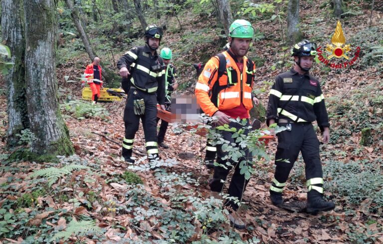 Soccorsi una donna e un ragazzo, persi nei boschi della Lunigiana
