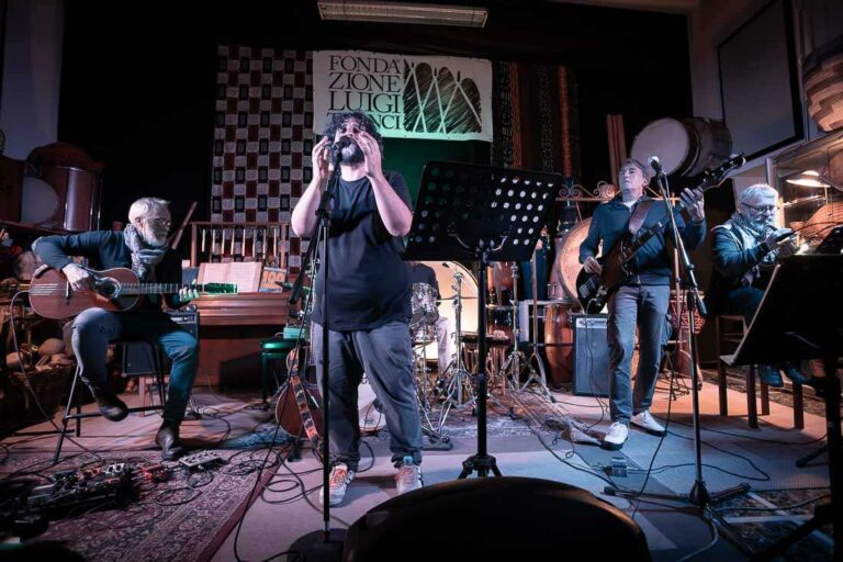 Gli Òvera in concerto al Moderno di Agliana