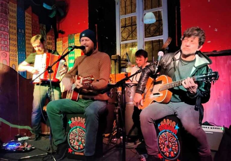 L’hard folk dei livornesi Radio Ithemba al dUMb di Pistoia