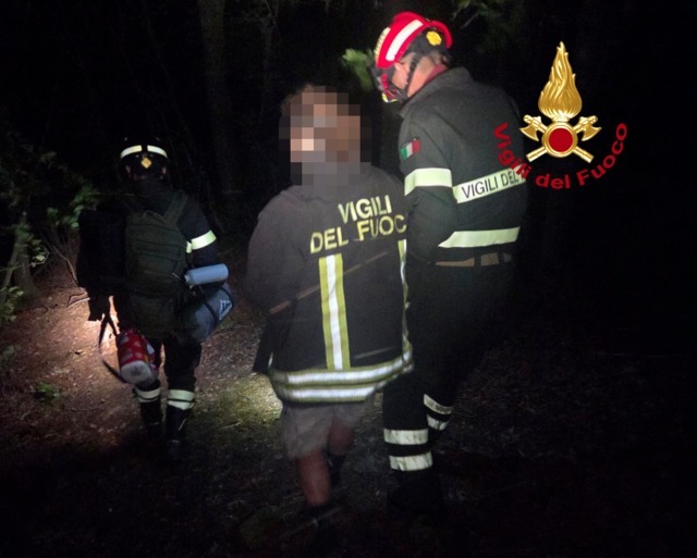 Escursionista trovato e soccorso dai vigili del fuoco nel Mugello
