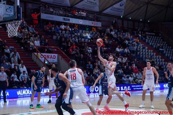 Estra sconfitta a Scafati (77-71), break devastante a inizio gara