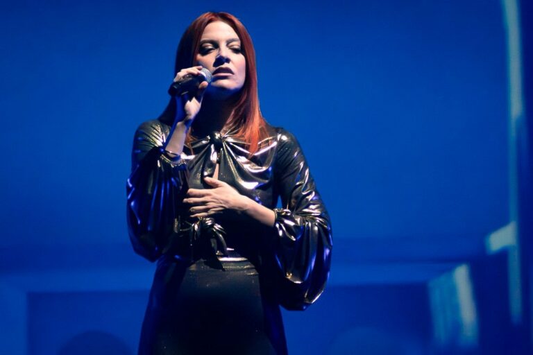 Nostalgia Indoor Tour: Noemi accarezza Firenze tra passato e rinascita
