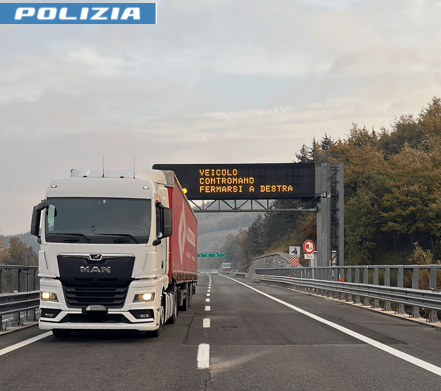 “Tir” contromano in A1, bloccato dalla Polizia