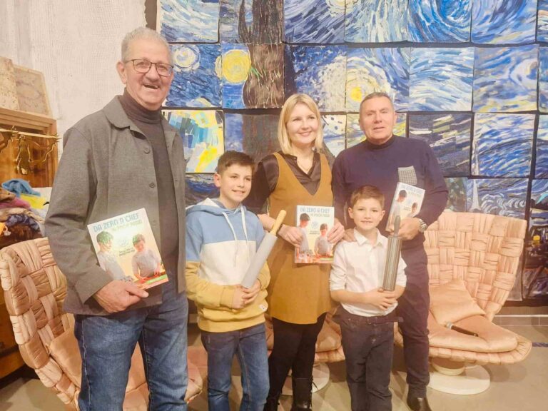 Due bambini trasformano la cucina in un’avventura: presentato “Da zero a chef in pochi passi”