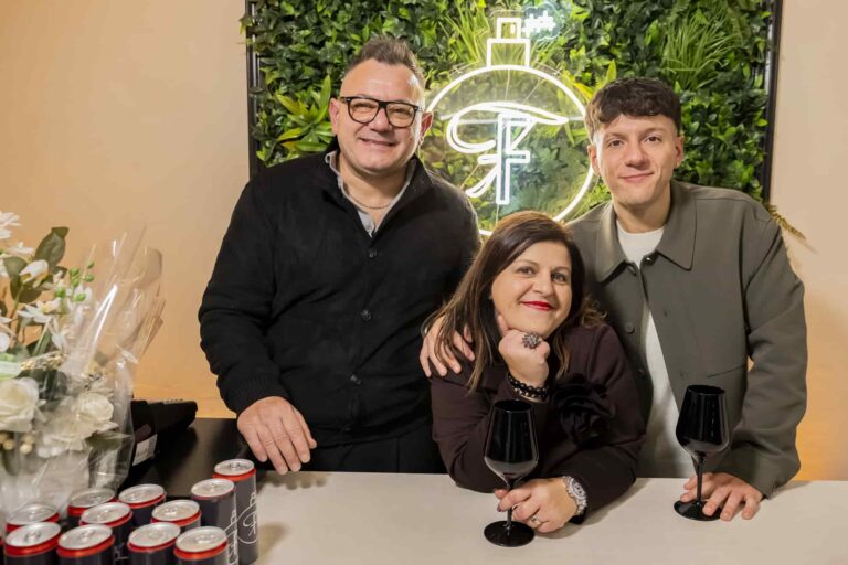 Fragranze artigianali e di qualità per riaccendere il commercio in via Nistri. Giovane imprenditore apre in centro storico ‘Effe Profumeria Artistica’