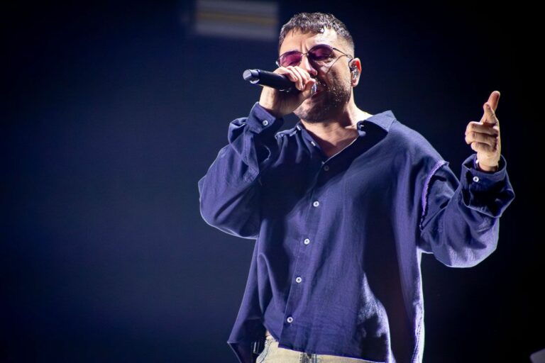 Coez live a Firenze: un viaggio tra successi e nuove sfumature