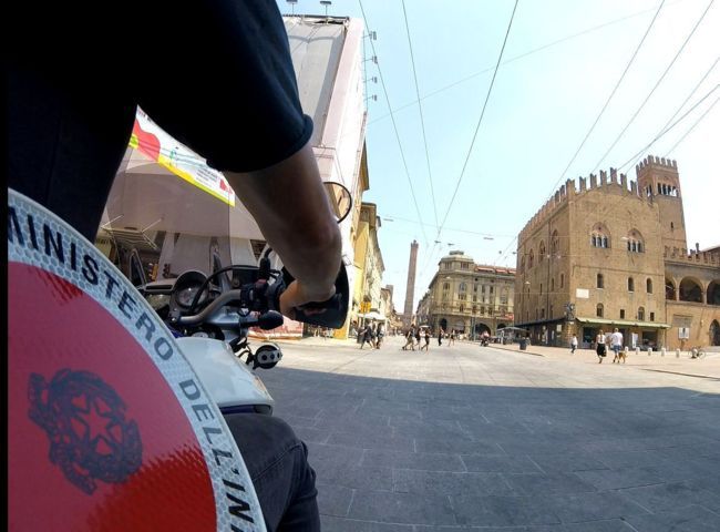 Bologna. Tre misure cautelari per rapina aggravata ai danni di un giovane