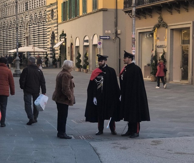 Carabinieri nelle vie della città, rafforzata la presenza nel periodo delle feste