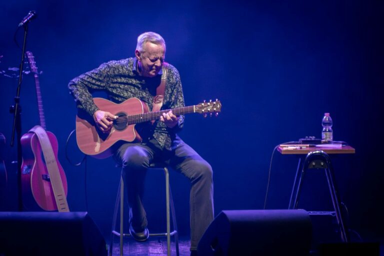 Parte da Firenze il viaggio nella musica e nel mondo di Tommy Emmanuel