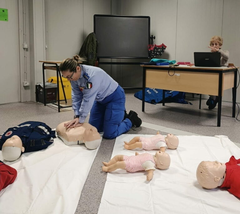 Primo soccorso, al via il progetto di Ambulatorio solidale e Croce Rossa