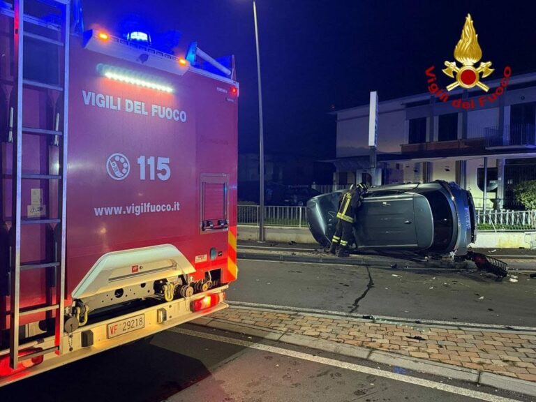 Doppio intervento dei vigili del fuoco stanotte in Lucchesia