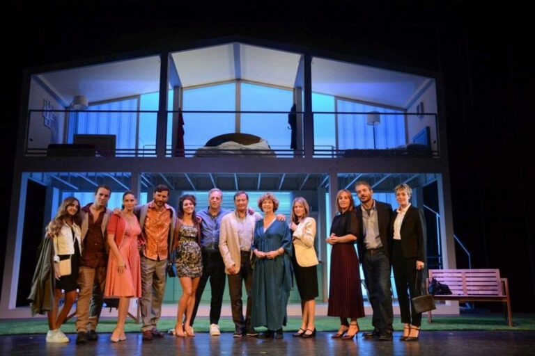 “A casa tutti bene” di Gabriele Muccino in scena al Manzoni