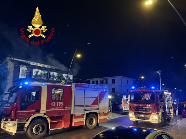 A fuoco appartamento a Fucecchio, salvato un uomo
