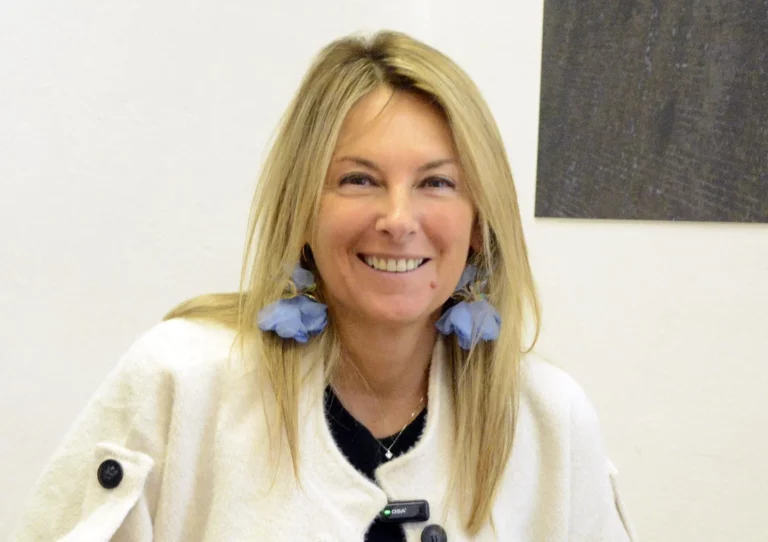 Simona Laing: “Da Geri una ricostruzione distorta, non permetto venga lesa la mia reputazione”