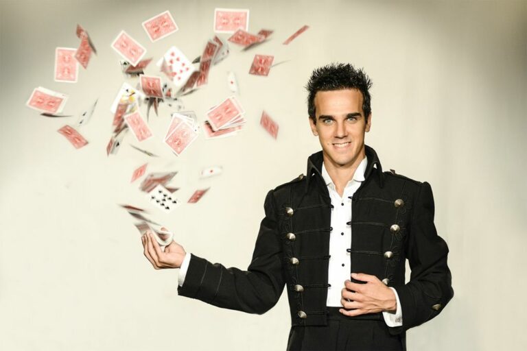 Al Teatro Verdi lo show di Luca Bono tra illusionismo e magia