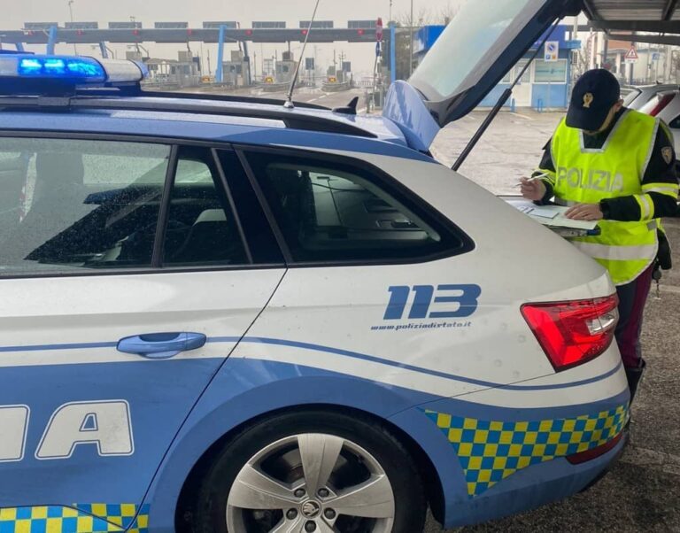 Polstrada sull’A1 a Calenzano: 13 patenti ritirate, 255 punti decurtati