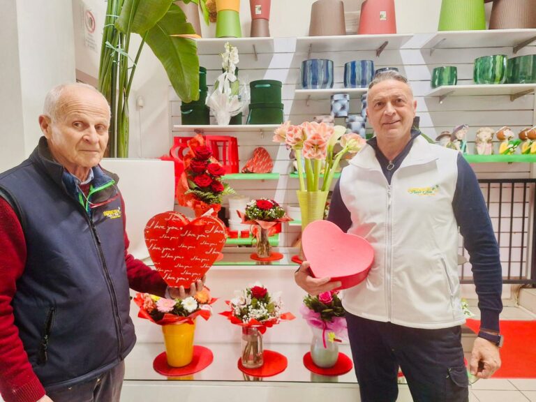 Una vetrina da sempre accesa per Prato: ‘Sernesi Piante e Fiori’ per San Valentino si addobba a festa