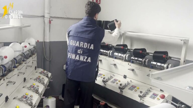 Prato, sequestrati oltre 245mila rocche di filato
