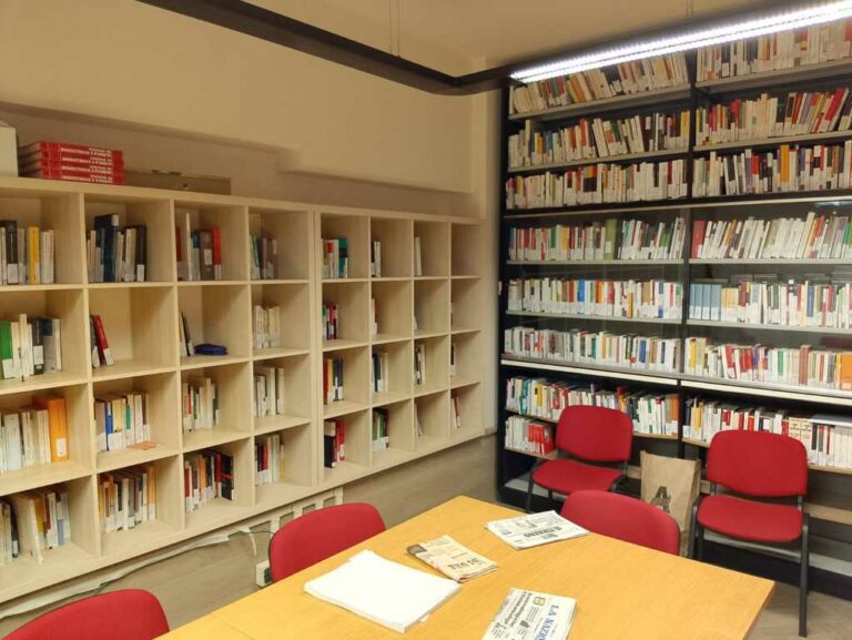 La Biblioteca della FVL, per uno studio del lavoro in tutti i suoi ambiti
