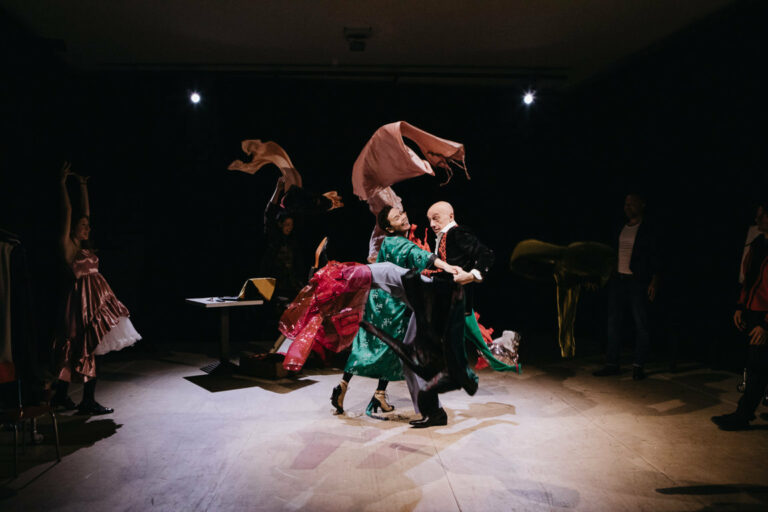 “Noi, gli eroi” debutta al Teatro Fabbricone in prima nazionale
