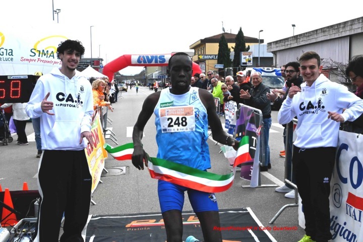 La Maratonina di Pistoia a Jacob Kipkorir e Andrea Lucaci. Mille podisti alla partenza