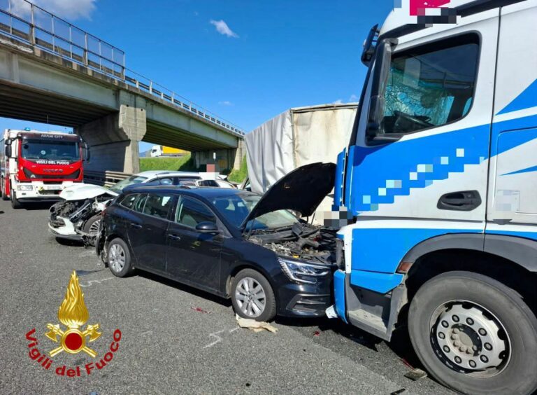 Tragedia sulla Fi-Pi-Li: morto automobilista