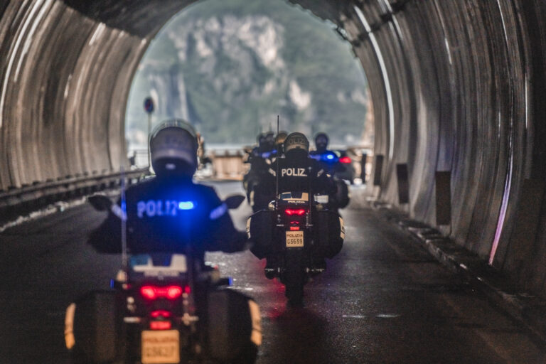 Bologna. La Polizia stradale arresta uno spacciatore, salva una vita e accerta 140 multe per eccesso di velocità