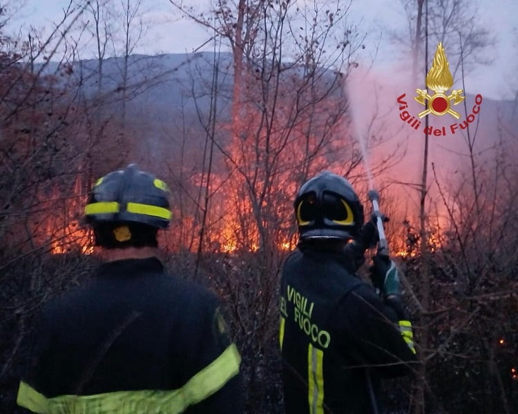 Incendi boschivi, dal 13 giugno stop a fuochi e abbruciamenti in Toscana