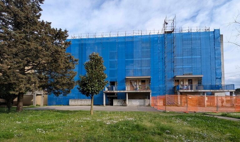 Le Fornaci, lavori in corso al più grande complesso di case popolari 