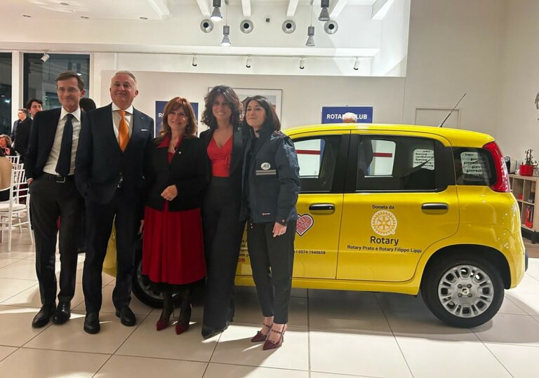 Rotary club Prato e Rotary Prato Filippo Lippi a fianco di Fondazione Ant: donata una Fiat Panda
