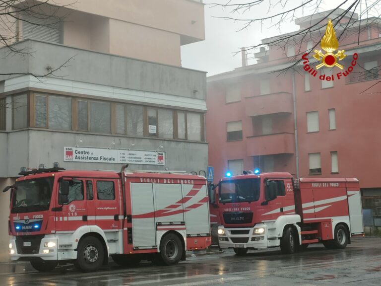 Pontedera, incendio in abitazione: morta una donna