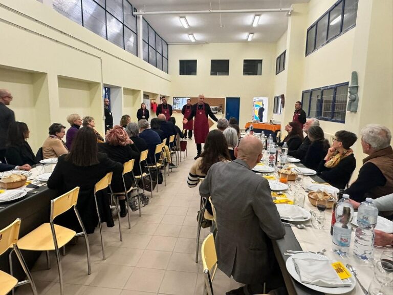 Prato, cena al carcere La Dogaia: detenuti chef