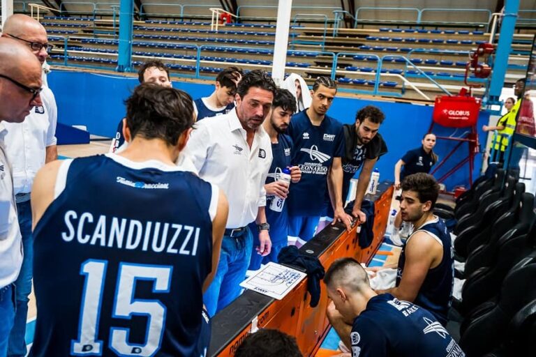 Colpaccio del Dany Basket a Piazza Armerina che conquista Gara 2 a 54-75