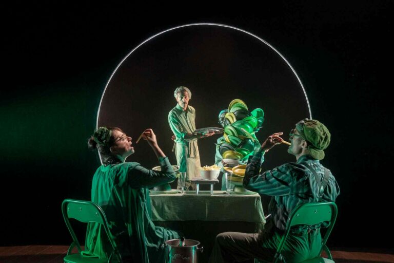 “Extraterrestri” in scena al Funaro in prima nazionale