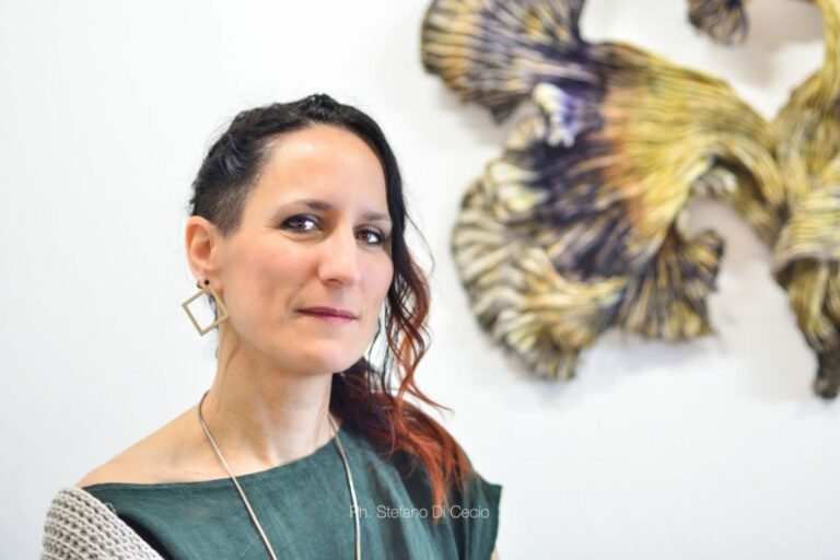 “Essentia Naturae”: la scultura tessile di Marie Astier alle Sale Affrescate