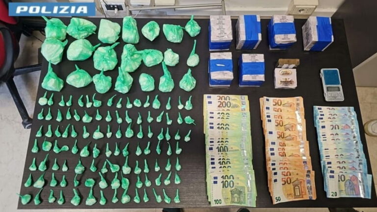 La Polizia spezza la catena dello spaccio: presi i fornitori e sequestrati quasi 5 chili di stupefacenti