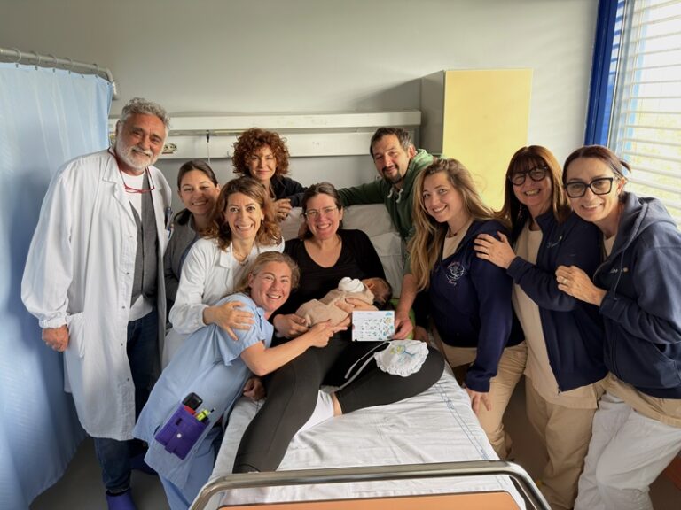 Al Versilia nasce bimbo di quasi cinque chili con parto spontaneo