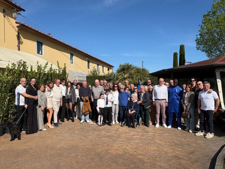 Il pranzo di Pasqua per gli ultimi alla Giorgio Tesi Group