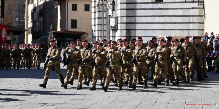 La Festa dei Paracadutisti Nembo in piazza del Duomo