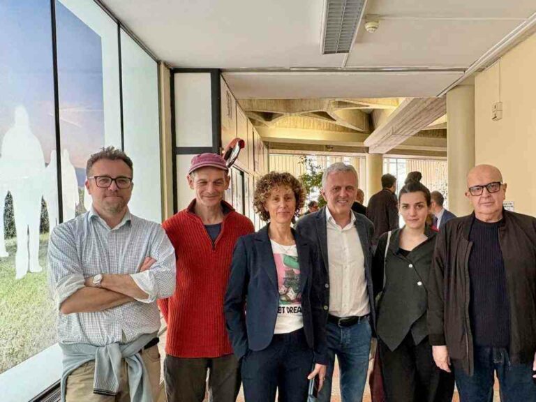 Arte e cura si incontrano all’ospedale di Pescia: inaugurate quattro nuove opere