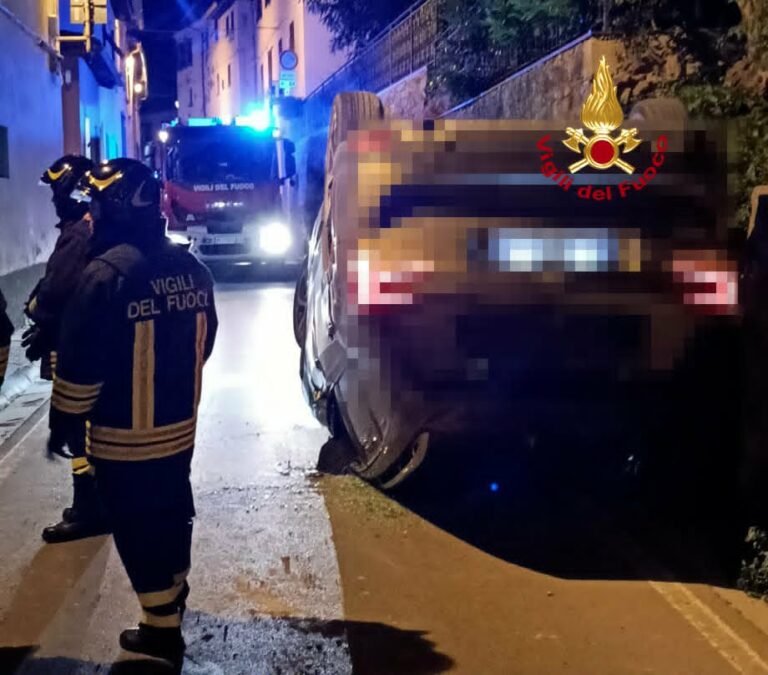 Firenze, a fuoco appartamento