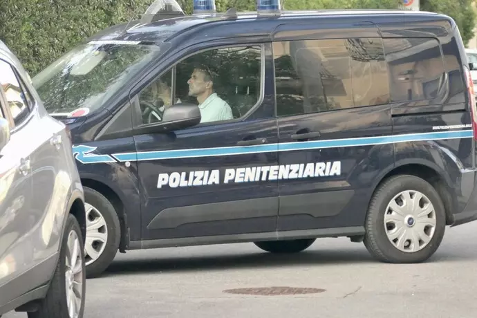 Omicidio a Viareggio, donna capace di intendere, pm chiede l’ergastolo