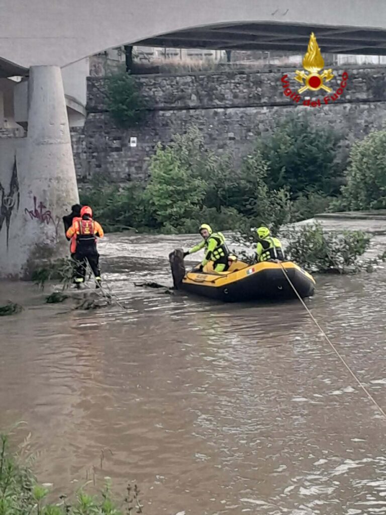 Prato, soccorso a persona sul greto del fiume Bisenzio