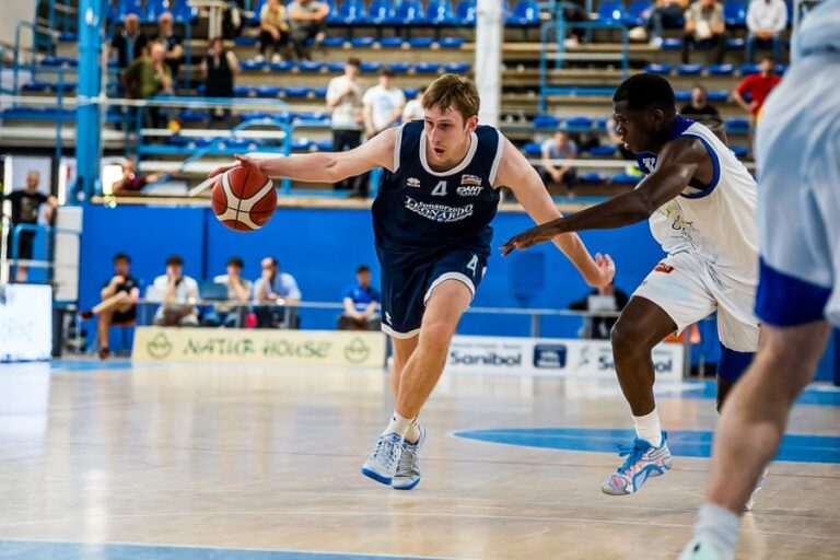 Dany Basket non molla, ma Gara 1 payout è della Siaz Piazza Armerina
