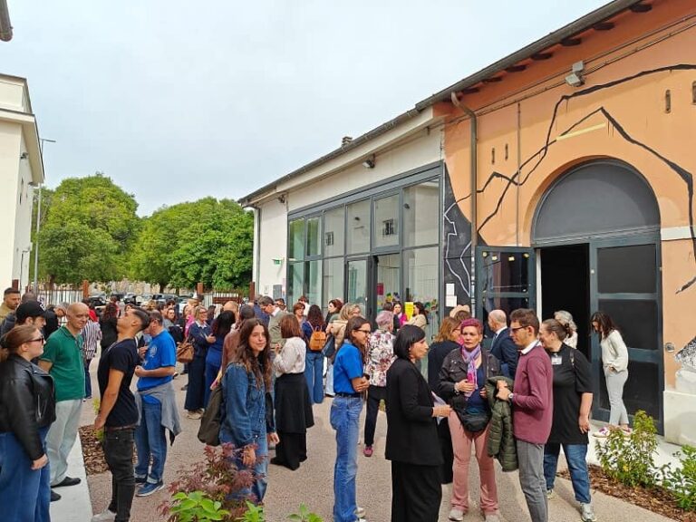 Prato, la comunità adolescente di “DesTEENazione” nei nuovi spazi di Officina Giovani