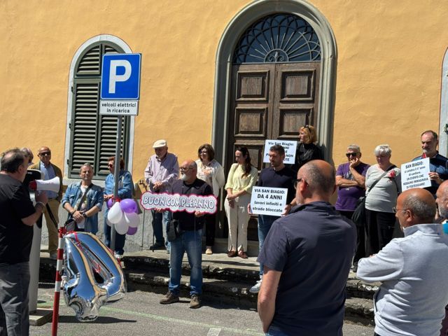 Casalguidi. Protesta dei cittadini contro l’interruzione dei lavori di via San Biagio