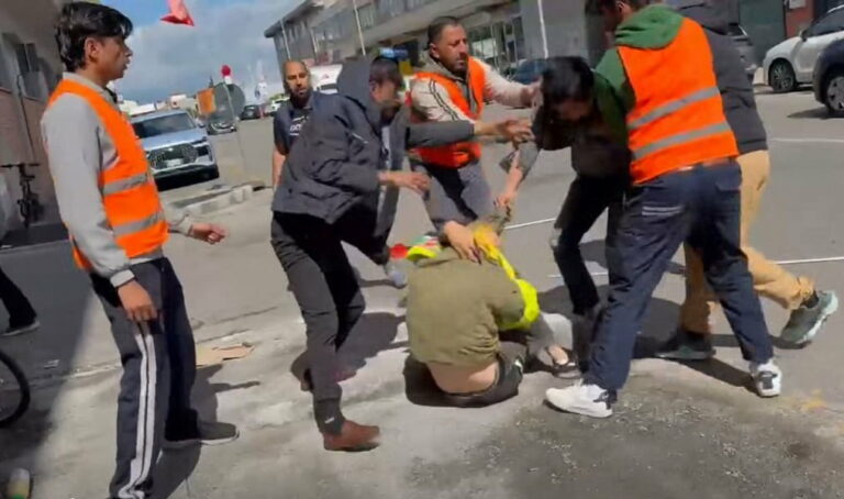 Sindacalista preso a calci davanti a un’azienda a Prato. E’ l’ennesima aggressione