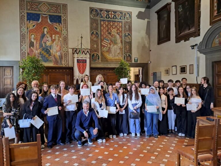 Studenti del Datini alla prova di ricevimento nel contest che ricorda Elena David