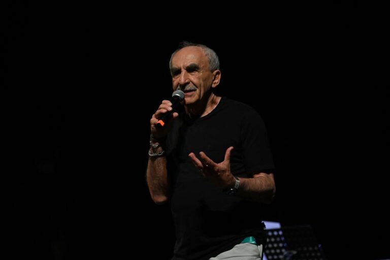 Seminare Idee, il desiderio nella musica nella conferenza-spettacolo di Gino Castaldo
